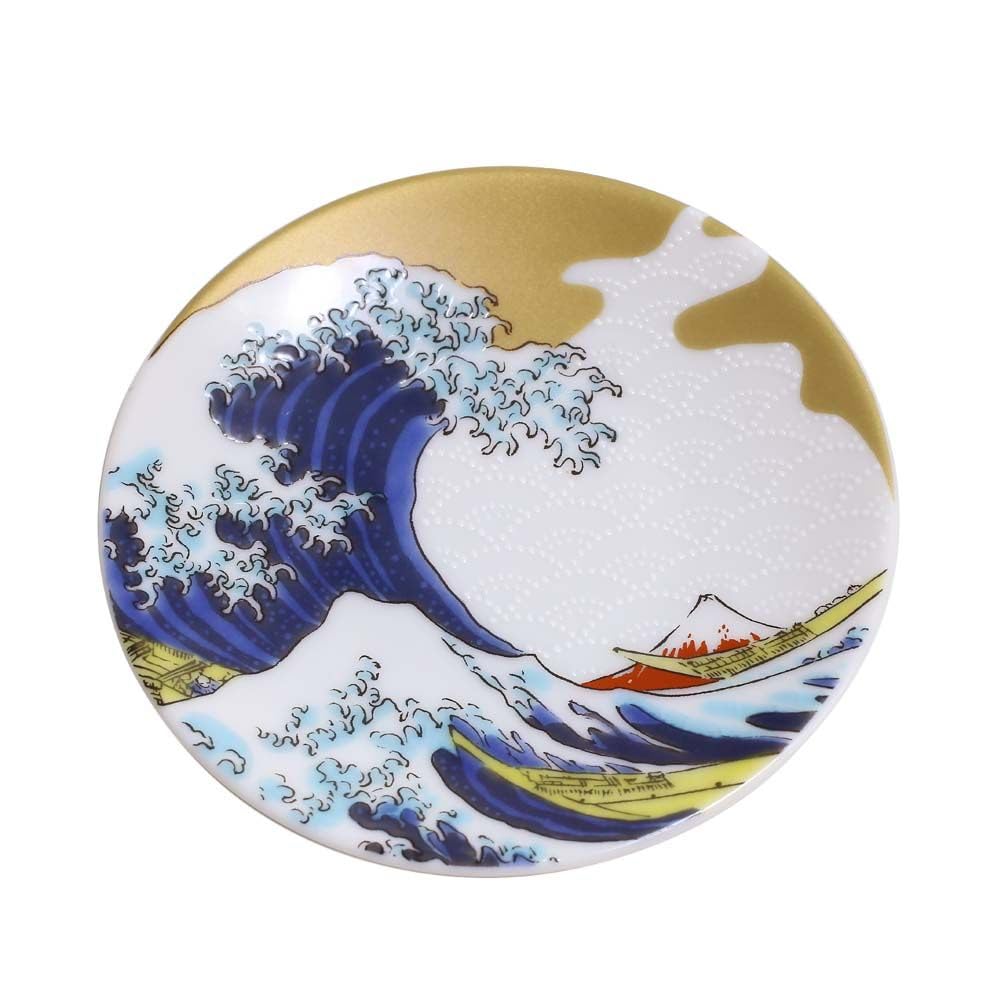 

Керамика Kutani от KISSYO с изображением волны Хокусая. Красивое и яркое изделие, идеально подходящее для и других особых. Доступно для доставки через