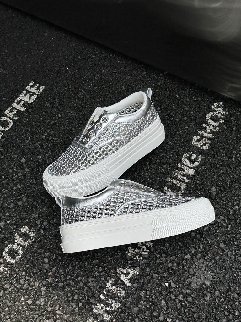 Korean Version of Woven Hollow Fashion Little White Shoes Women's Shoes 2025 Popular Breathable Silver Board Shoes Foreign Comfortable Casual Shoes