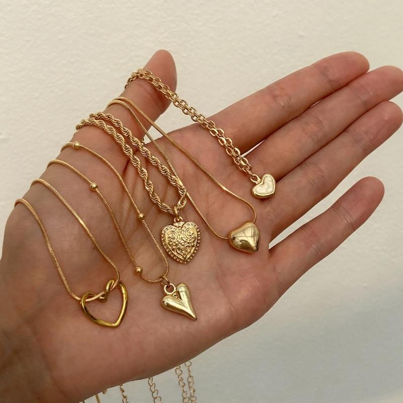 Stylish Stackable Heart Pendant Necklace Set Multilayer Clavicle Chain Gold Jewelry For Casual Or Formal Outfits
