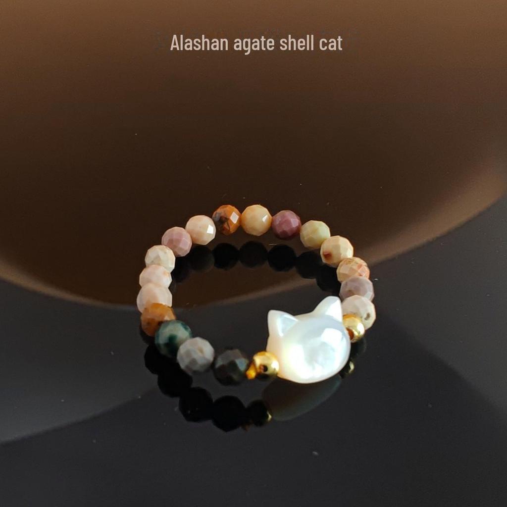 Anello con Perline Gatto: Design Testa di Gatto Bianco e Nero per Donne, Regalo Trendy e Versatile per Amiche.