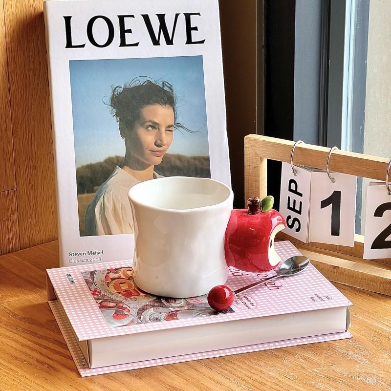 Original Apple Peach Cup Hand-painted Ceramic Mug High Value Couple Cup Niche Birthday Gift