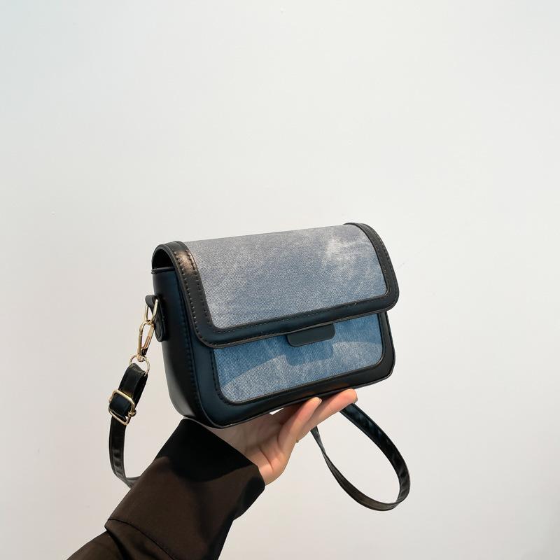 

Premium texture retro fashion crossbody small square bag women s 2025 new niche design versatile shoulder armpit bag синий