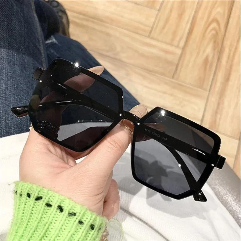 

Women S Retro Sunglasses Ultra Light Large Frame Comfortable Uv Sun Protection Shades Eyeglasses Outdoor Travel And Beach As shown