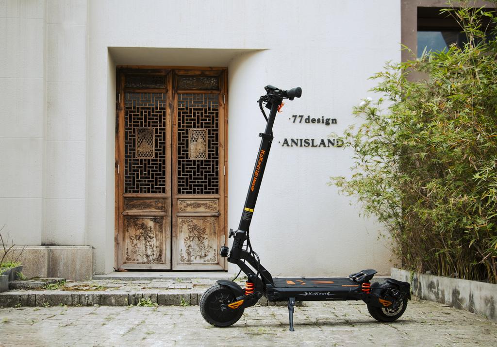 KuKirin G2 MASTER 2025 Electric Scooter: 1000W*2, 52V 20.8Ah, 60km/h, 70km Range - Hydraulic Suspension and Foldable AWD Commuter Vehicle