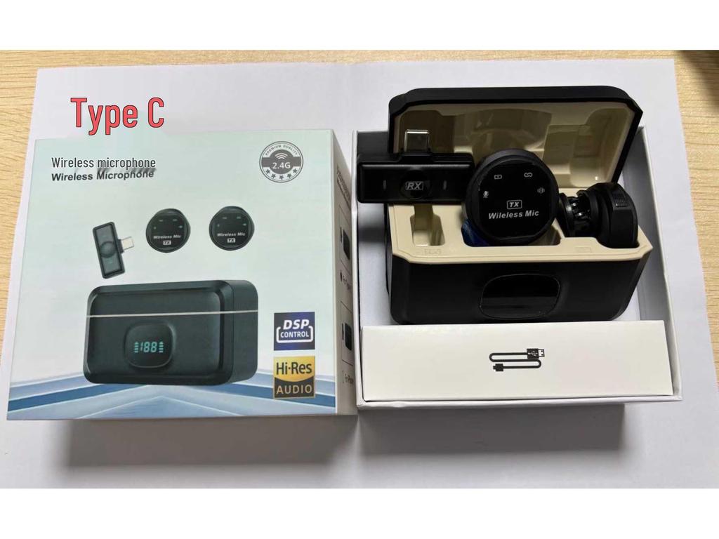 Q8 Lavalier 3-in-1 Wireless Microphone: Noise Reduction, Live Broadcast, Self-Media Recording, Camera Compatible.