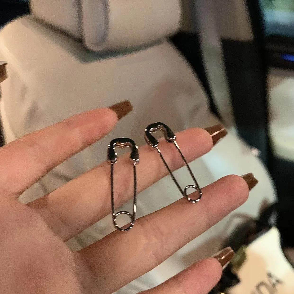 

Vintage Goth Silver Color Pin Earrings for Women Egirl Trendy Party Hollow Heart Earrings Fashion Jewelry Accessories for Gift серебряный