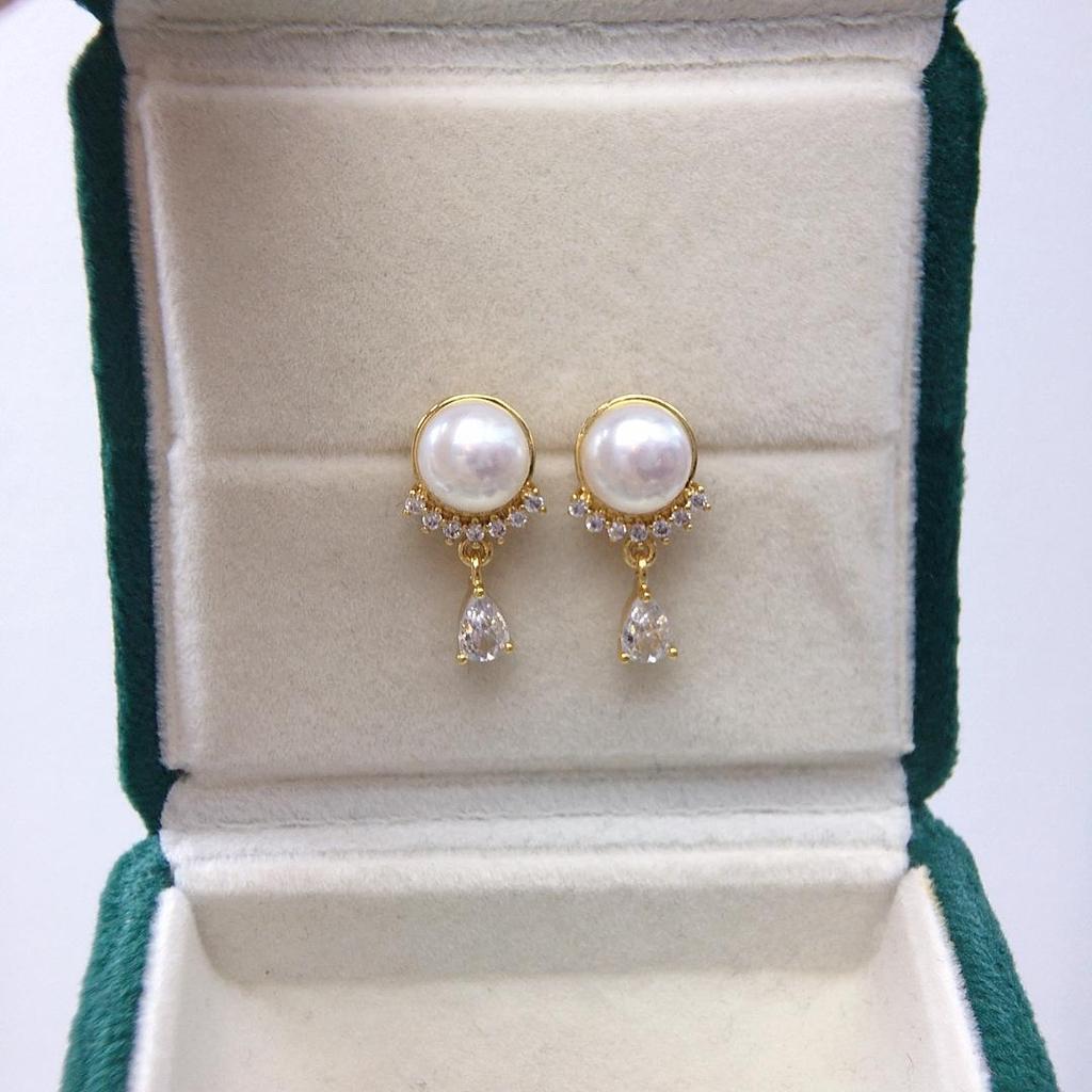 Zhuji Exquisite Freshwater Pearl & Zircon Stud Earrings - Elegant, Simple, Lively
