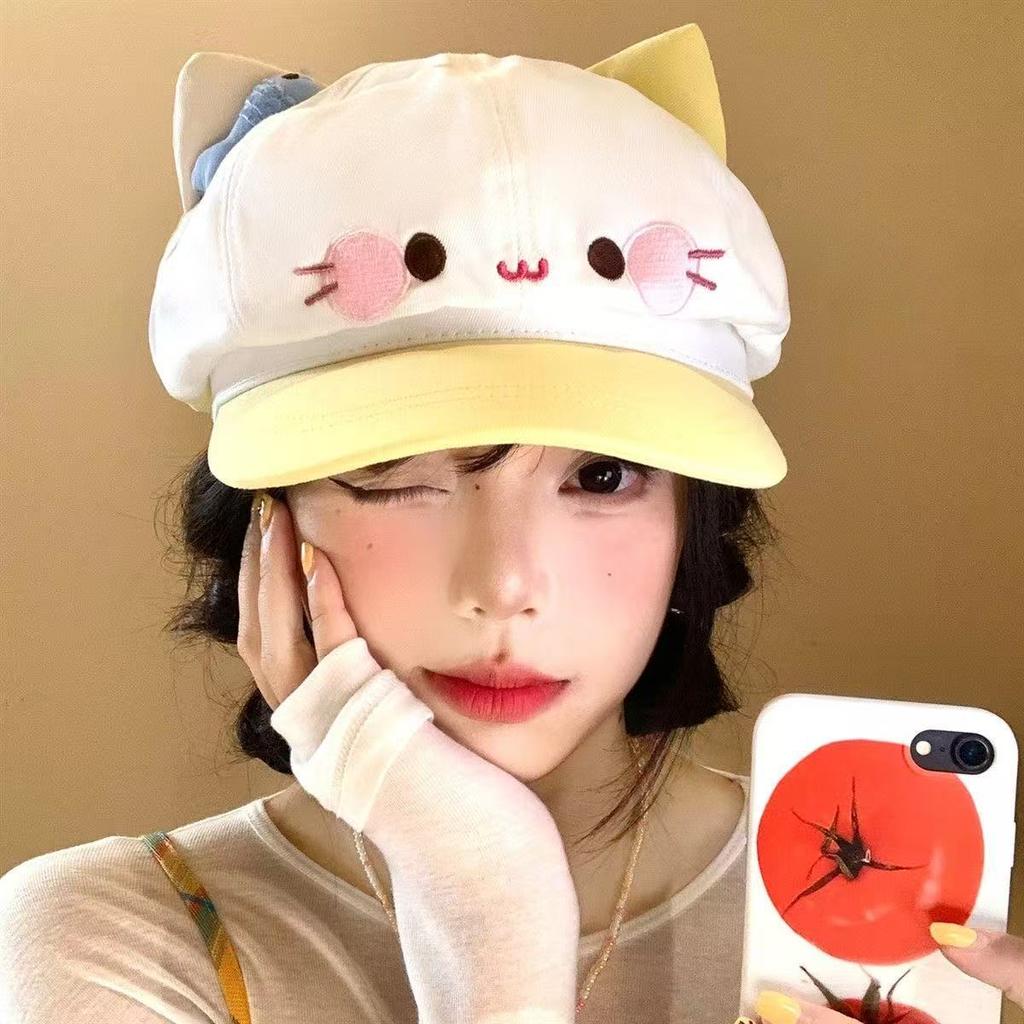 This Is a Description of a Cute and Adorable Japanese-style Fish-themed Cat-ear Beret Hat for Women, Suitable for Layering and Wearing As a School