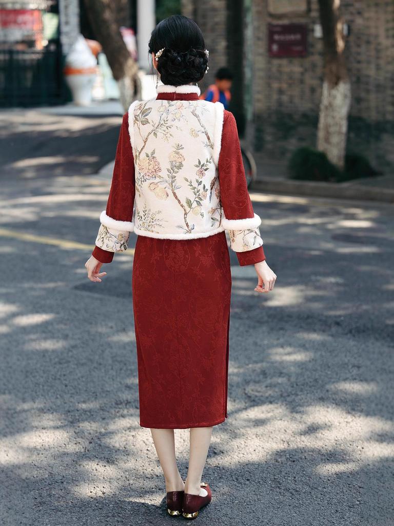 Two-Piece Retro Red Long Sleeve Qipao Vest Set - Slimming Autumn & Winter Women's Fashion