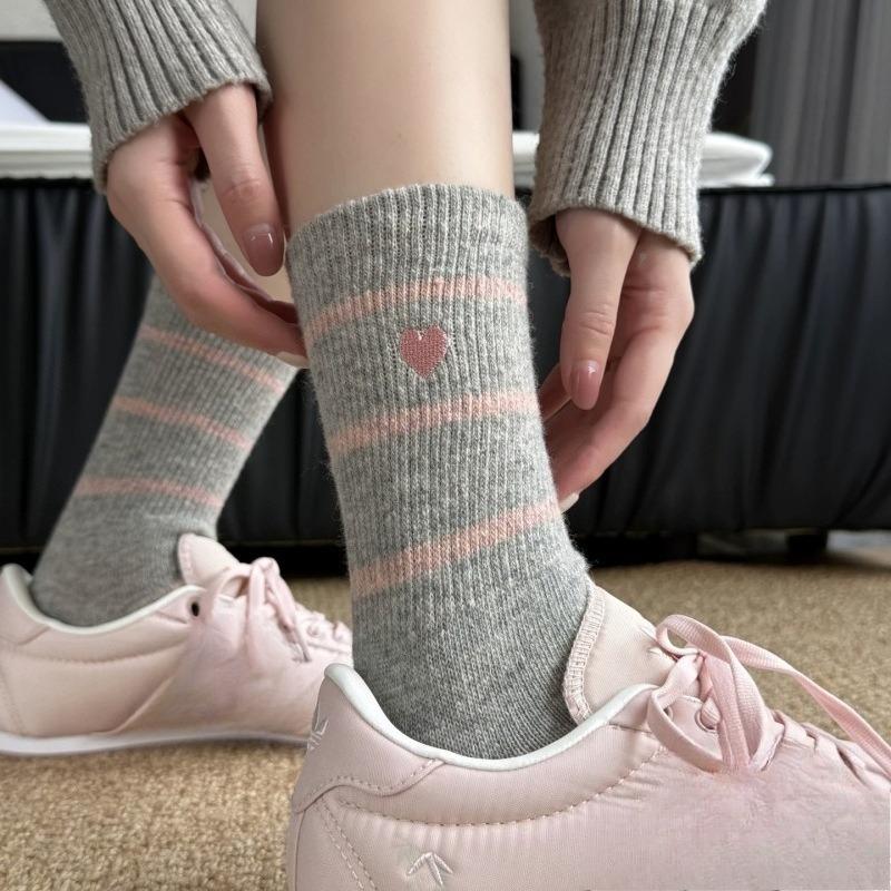 Graue und Rosa Wollsocken für Damen Herbst und Winter, Verdickte Kaschmir-Mittelschaftsocken, Warme und Süße Plüschsocken für den Winter