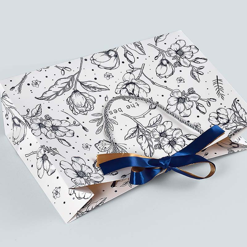 WTEMPO Large Capacity Hand-held Gift Paper Bags Retro Elegant Printed Bags Daily Presents Packaging Bags Ideal for Storing and Gifting Delicate Items