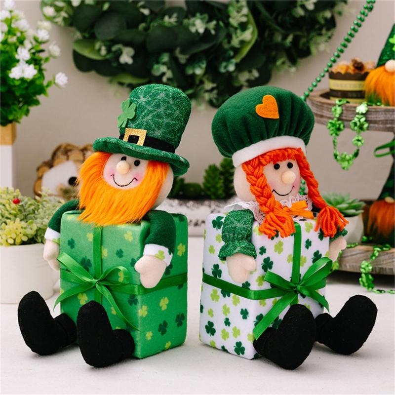 2 stuks Unieke Beeldjes Patrick's Day Kabouters Kleurrijke Poppen Accent voor Eettafel of Bureau Geluksblad Decoraties