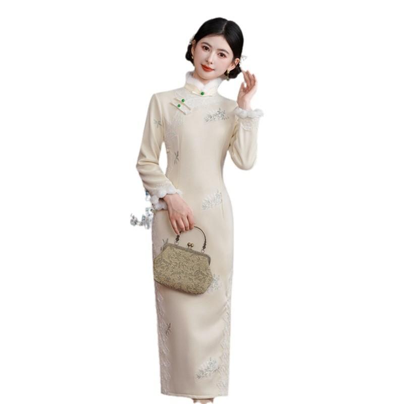 Simple and elegant Chinese compound lace long fur collar cheongsam winter new young women's national style long-sleeved cheongsam