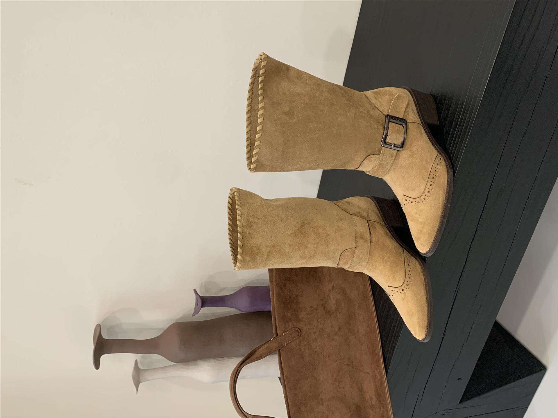 

2025 autumn and winter new retro suede carved western cowboy boots belt buckle medium tube short boots children s knight boots 39