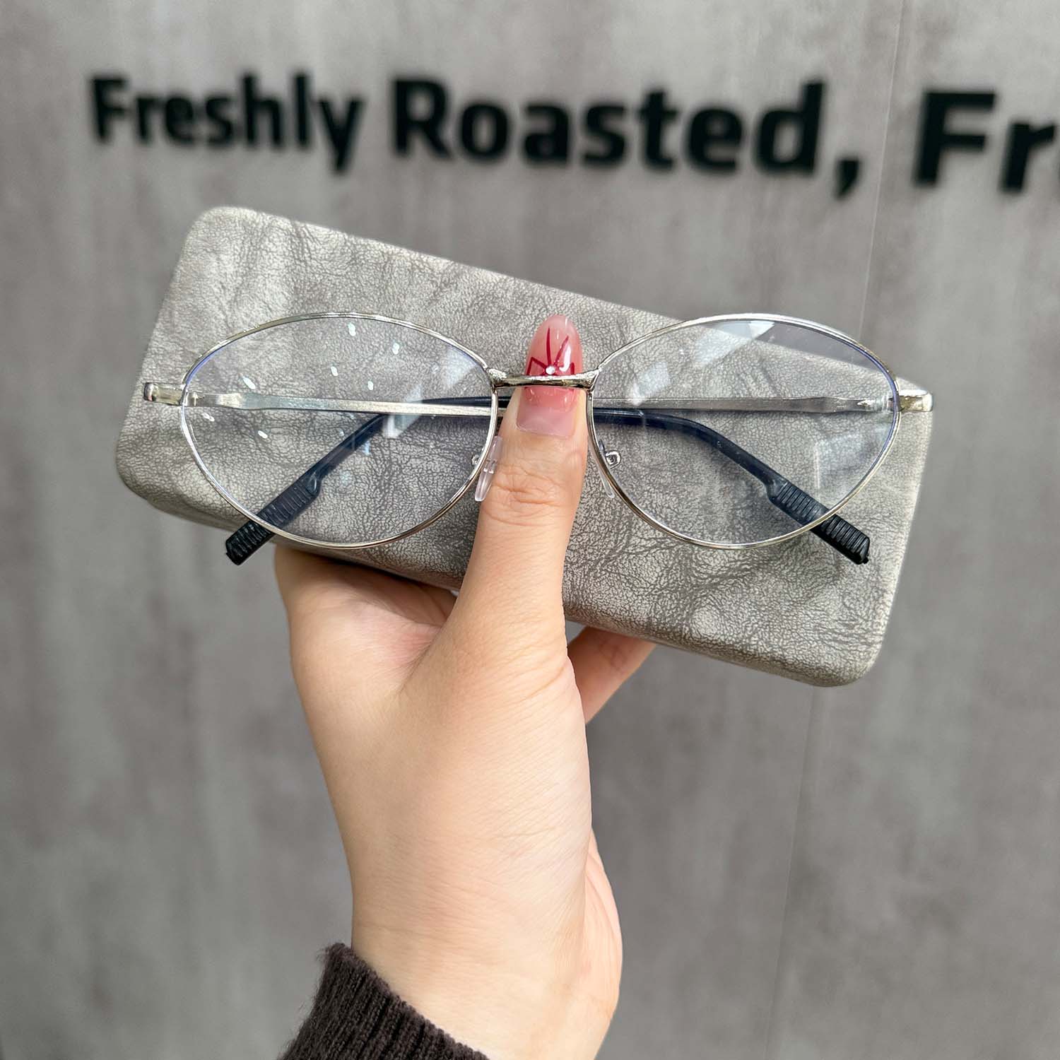 

2025 Ретро Y2K Золотисто-серебристая оправа кошачьего глаза Очки Модные Защитные очки для женщин Чтение Компьютер Анти-синий свет Очки серебряный