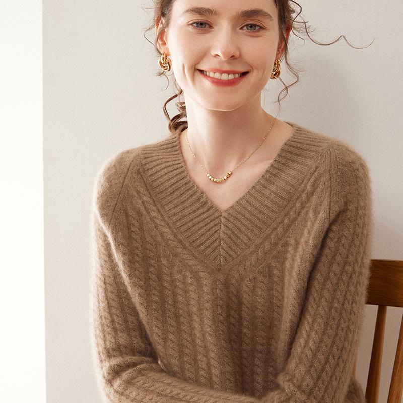 Women's Thick V-neck Cashmere Sweater: Pure Color Loose Knit for Autumn and Winter