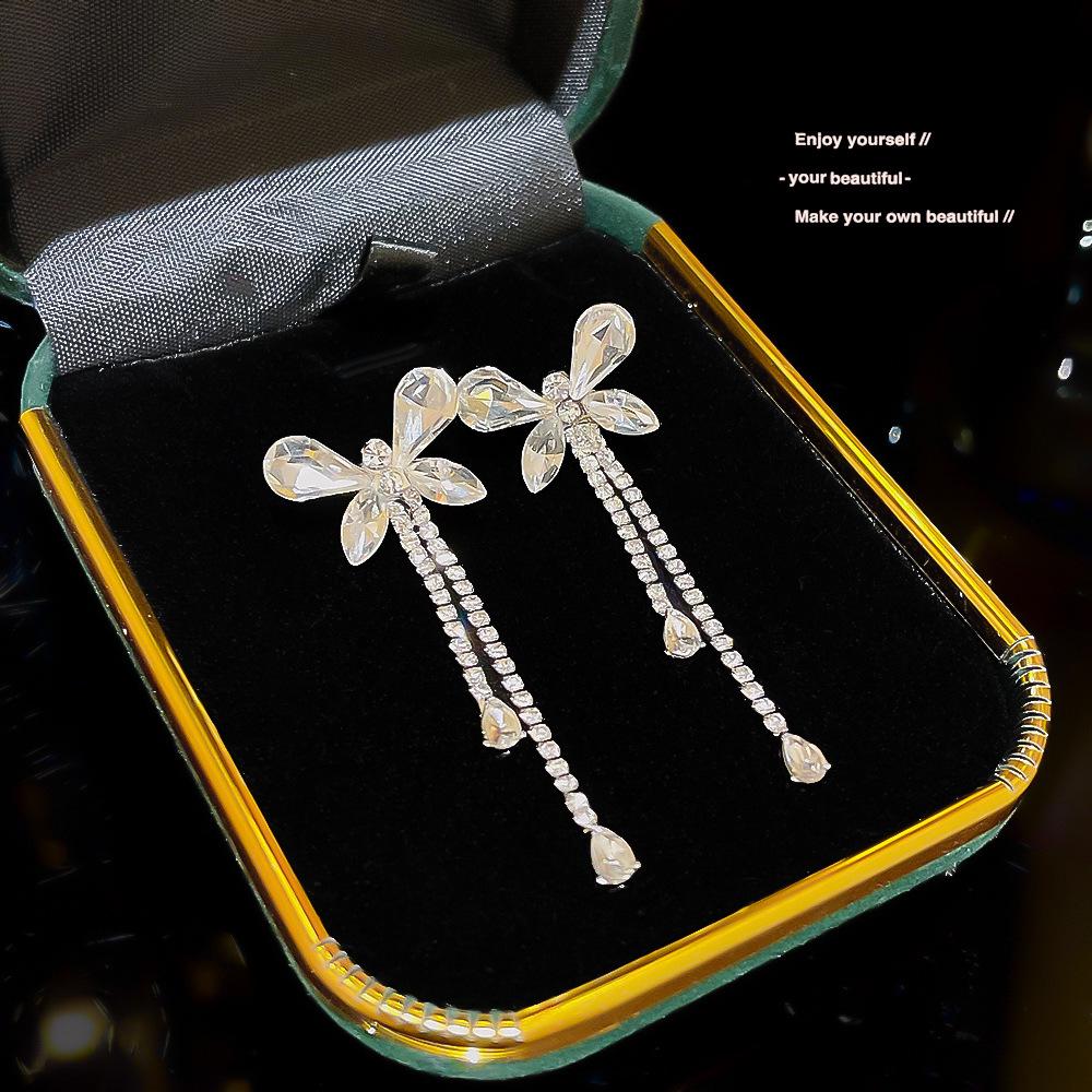 

Thousand Gold Women s Light Luxury Bow Tassel Stud Earrings - Sophisticated Socialite Style