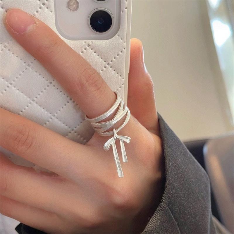 French S925 Sterling Silver Ballet Ribbon Bow Ring with Movable Design - Elegant and Girlish.
