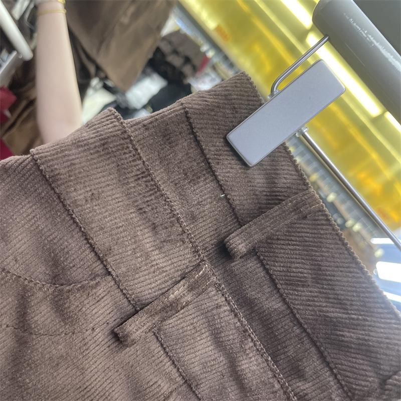 Vintage Low-Waist Slim-Fit Cargo Shorts with Heavy Embroidery, Bronze Snap Buttons, Double Waistband, Faux Two-Piece Design