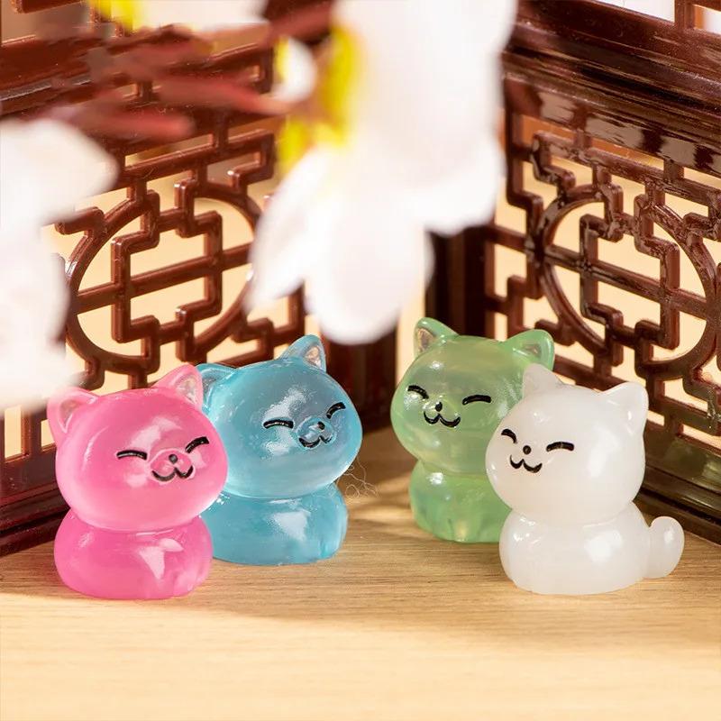 5/10/15-Piece Mini Lucky Cat Set Glow-in-the-Dark Edition Dollhouse Accessories Luminous Cat Home Desktop Decor