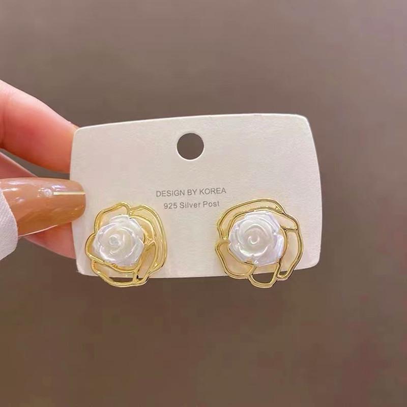 French Retro Rose Silver Stud Earrings: 3D Design for Elegant Women 9B201