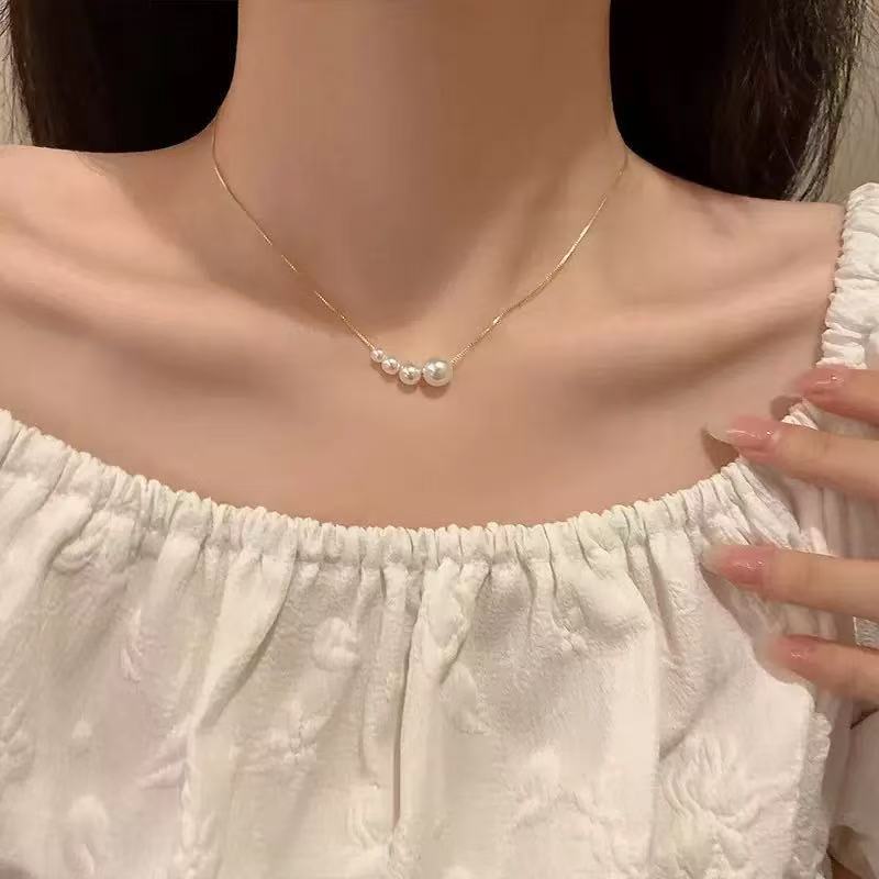 Gentle and exquisite bow necklace Light luxury niche design sense High fashion temperament Simple collarbone chain
