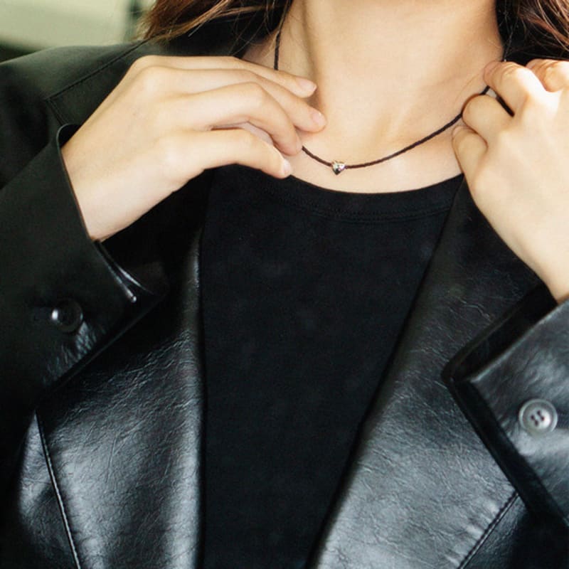 OURPIERRE ROMANTIC NECKLACE BLACK