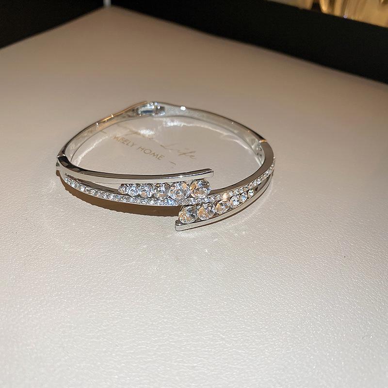 High-End Luxury Zircon Diamond Flower Geometric Bracelet for Women