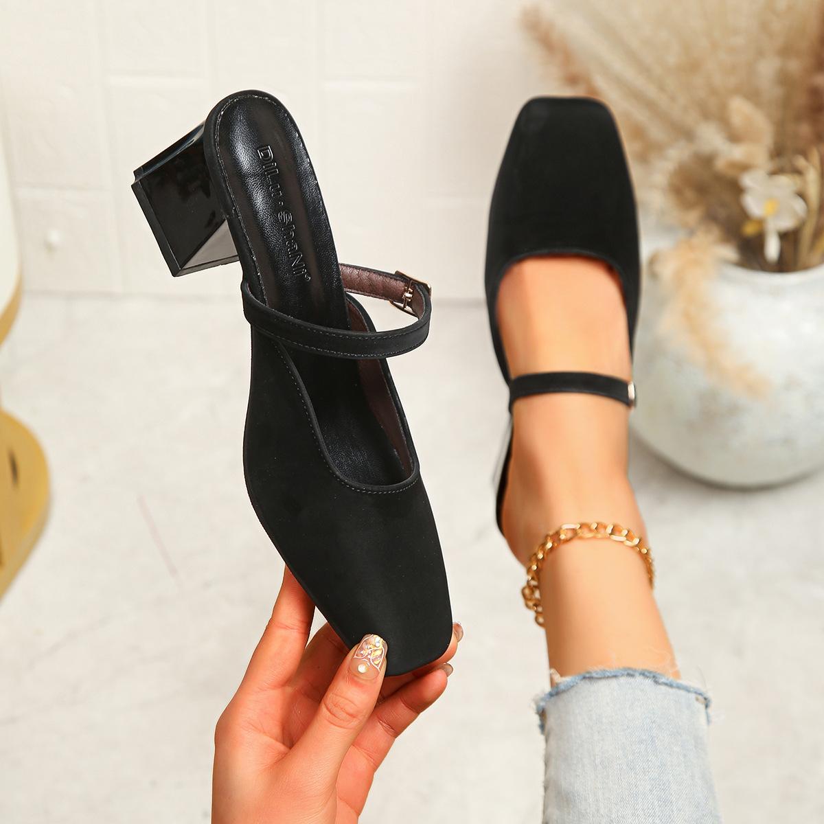 

One word with bag head and half slippers women s 2025 summer new high heels square head thick heel European and American fashion outside cool slippers 35 чорний