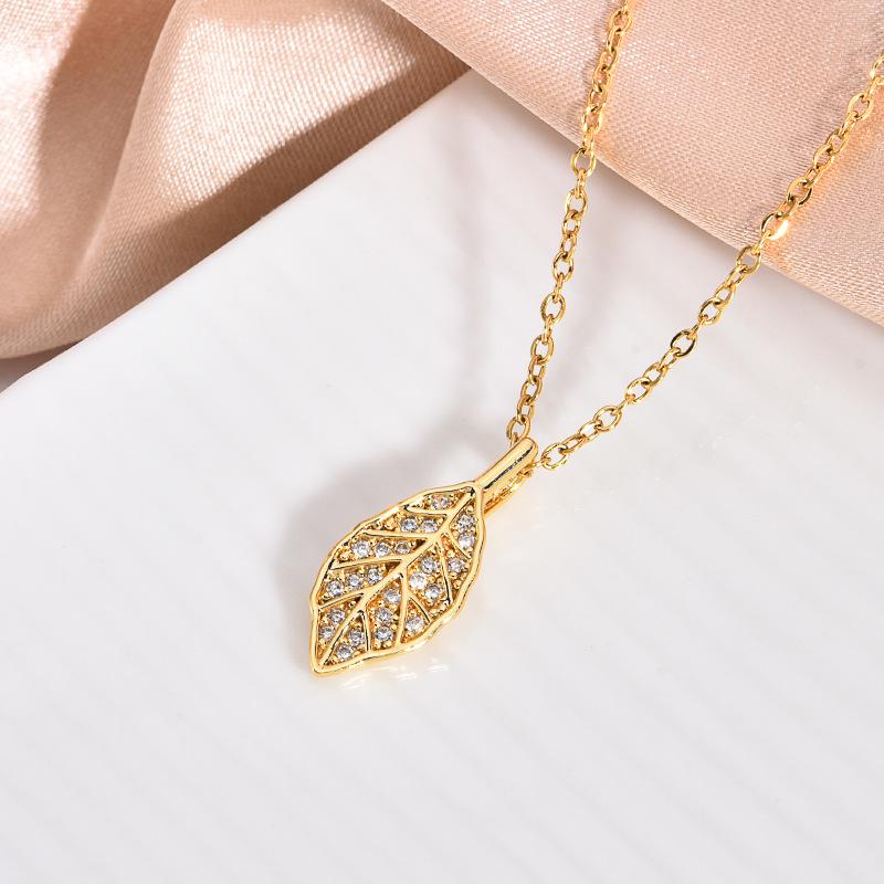 18K Gold-Plated Zircon Pendant Necklace for Women - Versatile, Non-fading Clavicle Chain Jewelry