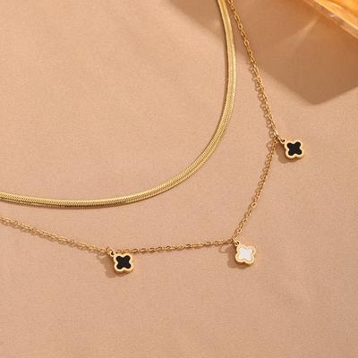 Collier en acier titane à double couche en or pour femme, chaîne de clavicule légère et luxueuse avec trèfle à quatre feuilles romain