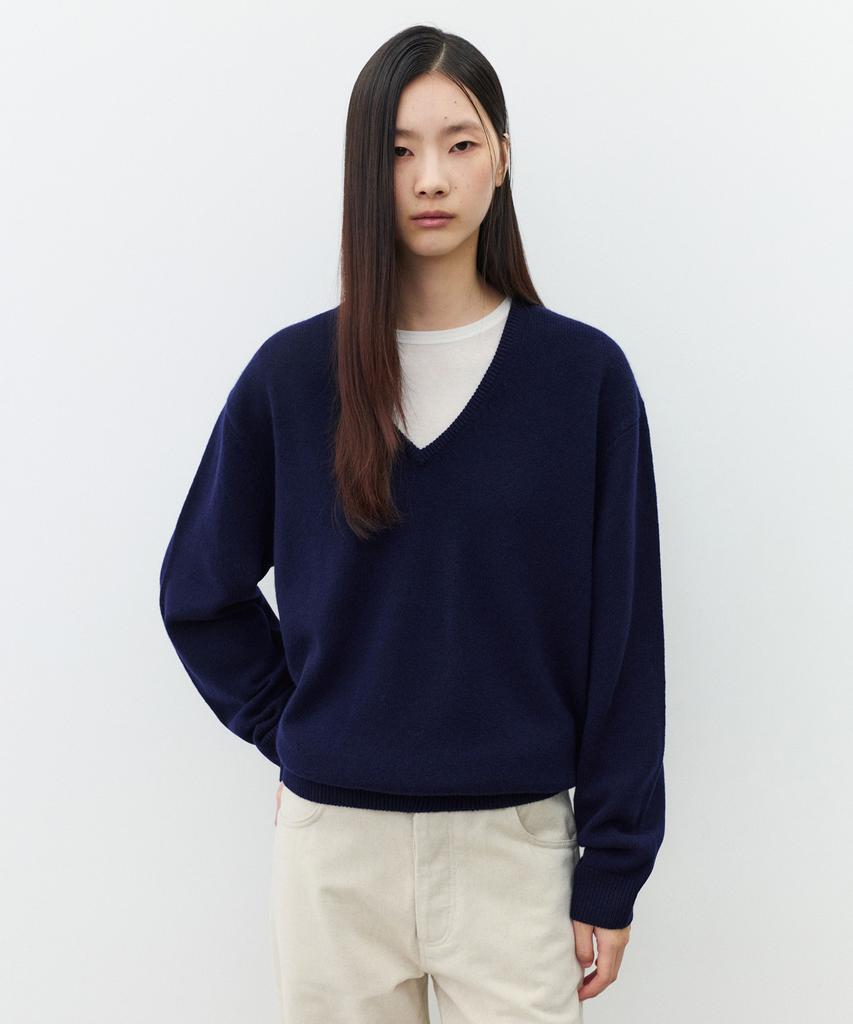 SUARE WOMEN 100% Merino Wool V-Neck Knit Navy
