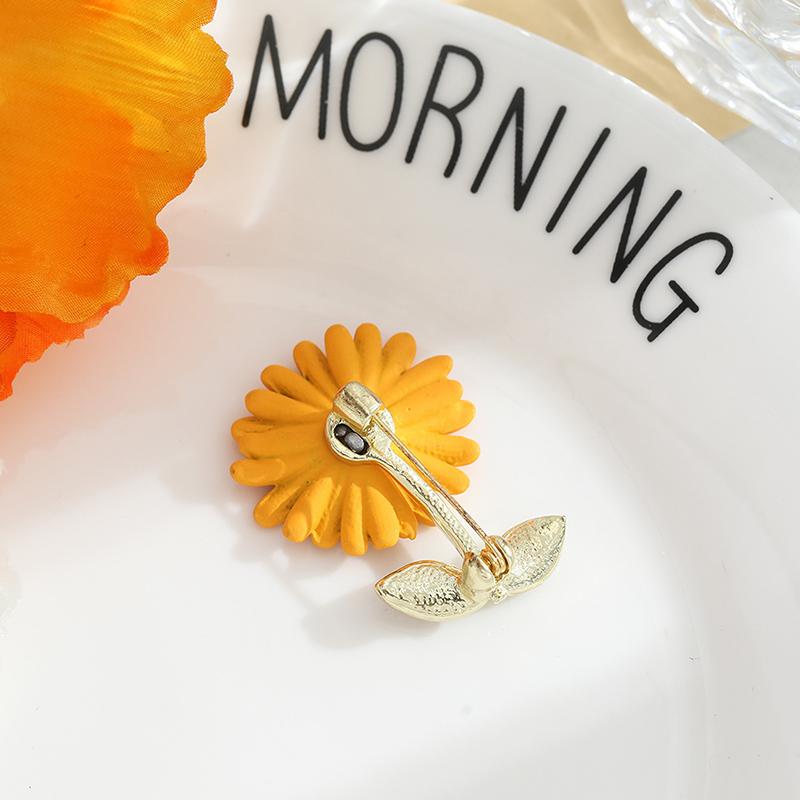 Luxury Crystal Sunflower Brooch Pins For Women Lady Fashion Jewelry Friendship Wedding Party Office Coat Accessories Badge
