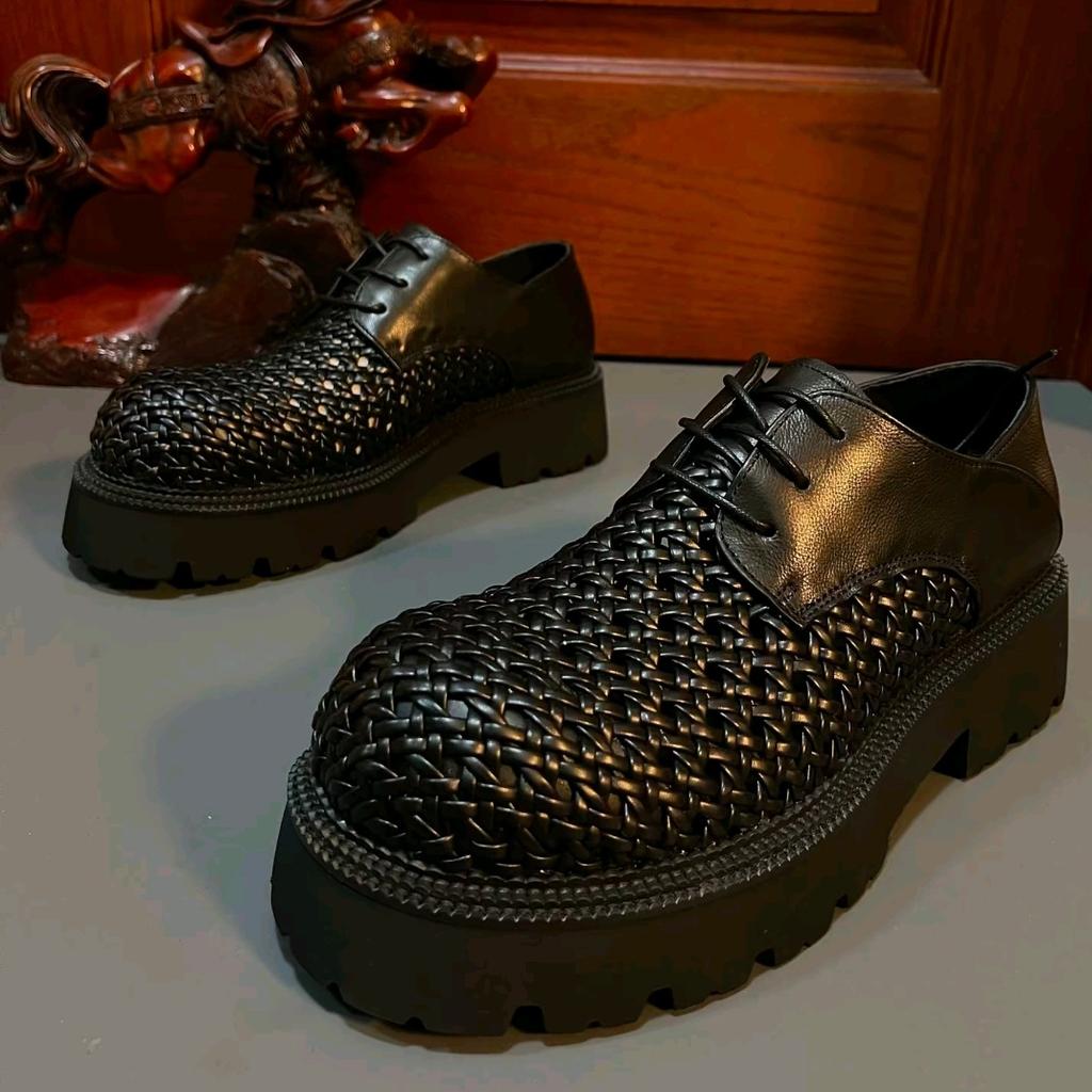 Summer men's sandals hand-woven breathable business dress casual big head leather shoes hollow inner heightening hole shoes