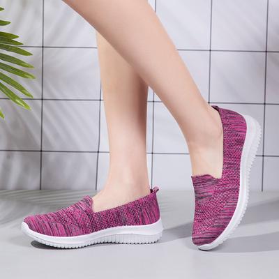 Buty damskie nowe oddychające buty do chodzenia na niskim obcasie damskie casualowe buty fly-woven wsuwane buty dla mamy w średnim wieku i starszej