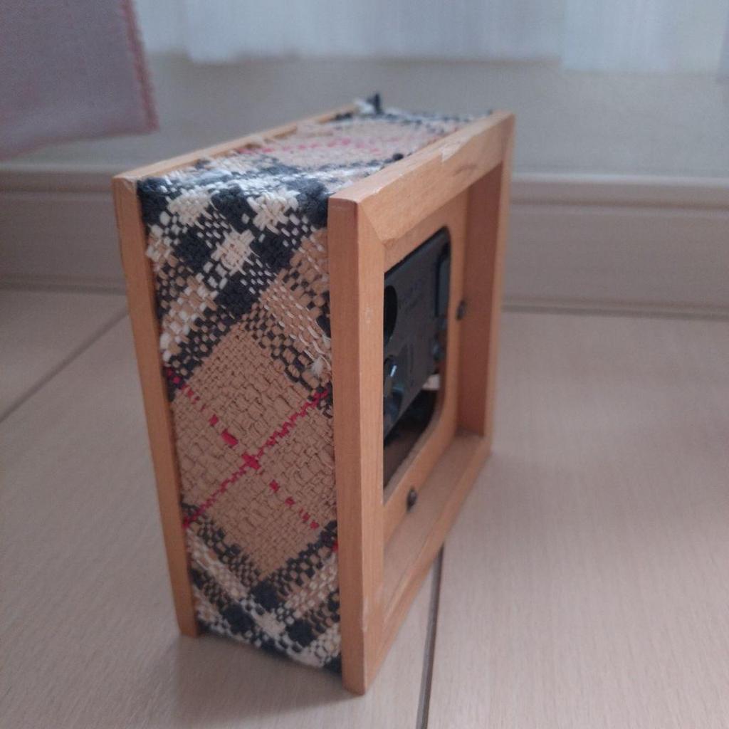 Used BURBERRY analog clock interior