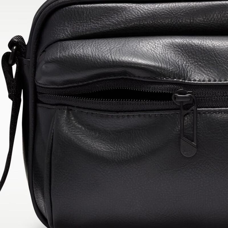 Nike Men's Small Shoulder Bag