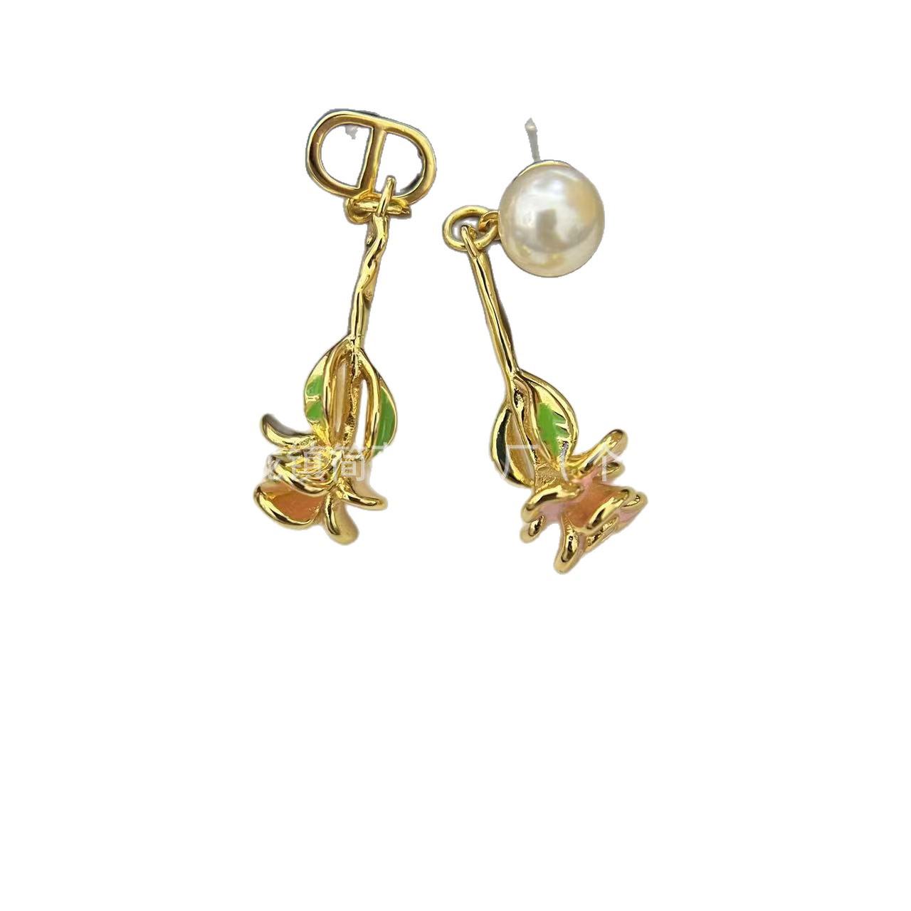 Pearl Rose Flower D-Shaped Stud Earrings - Fresh, Sweet, Versatile Fashion платиновый