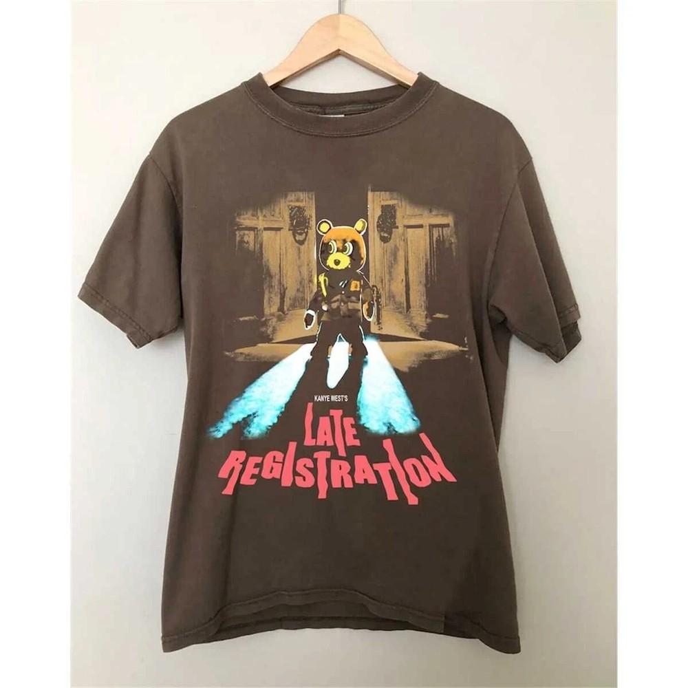 Перепечатка Kanye West Late Registration 2006 Темно-шоколадная футболка Унисекс S-5XL Унисекс футболка S