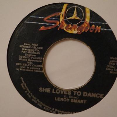 7inch Record LEROY SMART  She Loves To Dance SKD060 Skengdon 1987 Jamaica Reggae Ska  Dub Used