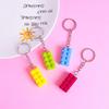 Bunte 2x4 Noppen Schlüsselanhänger: Personalisierter Taschenanhänger Ornament & Kleines Geschenk