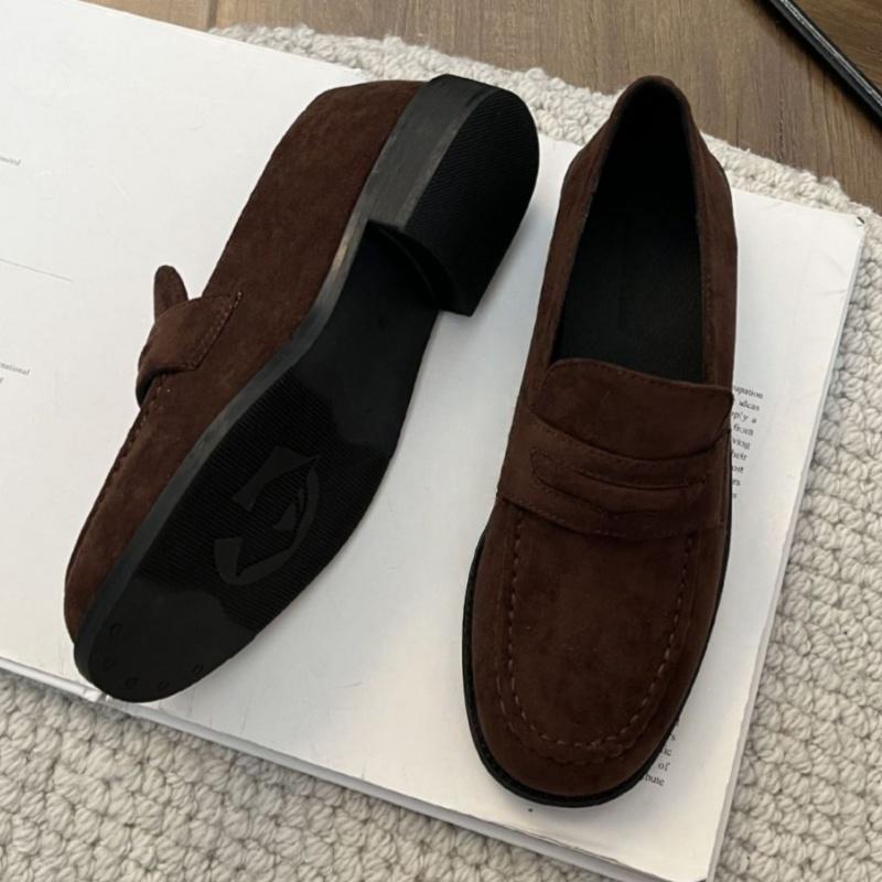 Fashion Spring And Autumn Retro Female Loafers 2025 New Style Roman Flat Heel Comfortable Versatile Slip On Cow Suede Women Flat Shoes