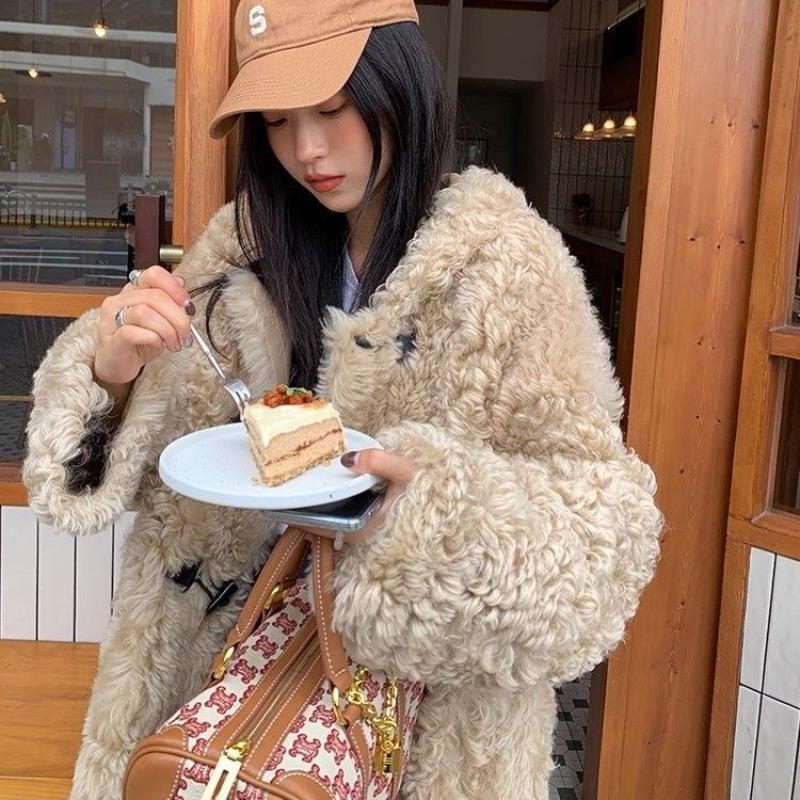 

Угловая застежка пальто из овечьей шерсти женское зимнее бархатное утолщенное меховое цельное пальто пушистый мех большого размера XL size 135-75kg