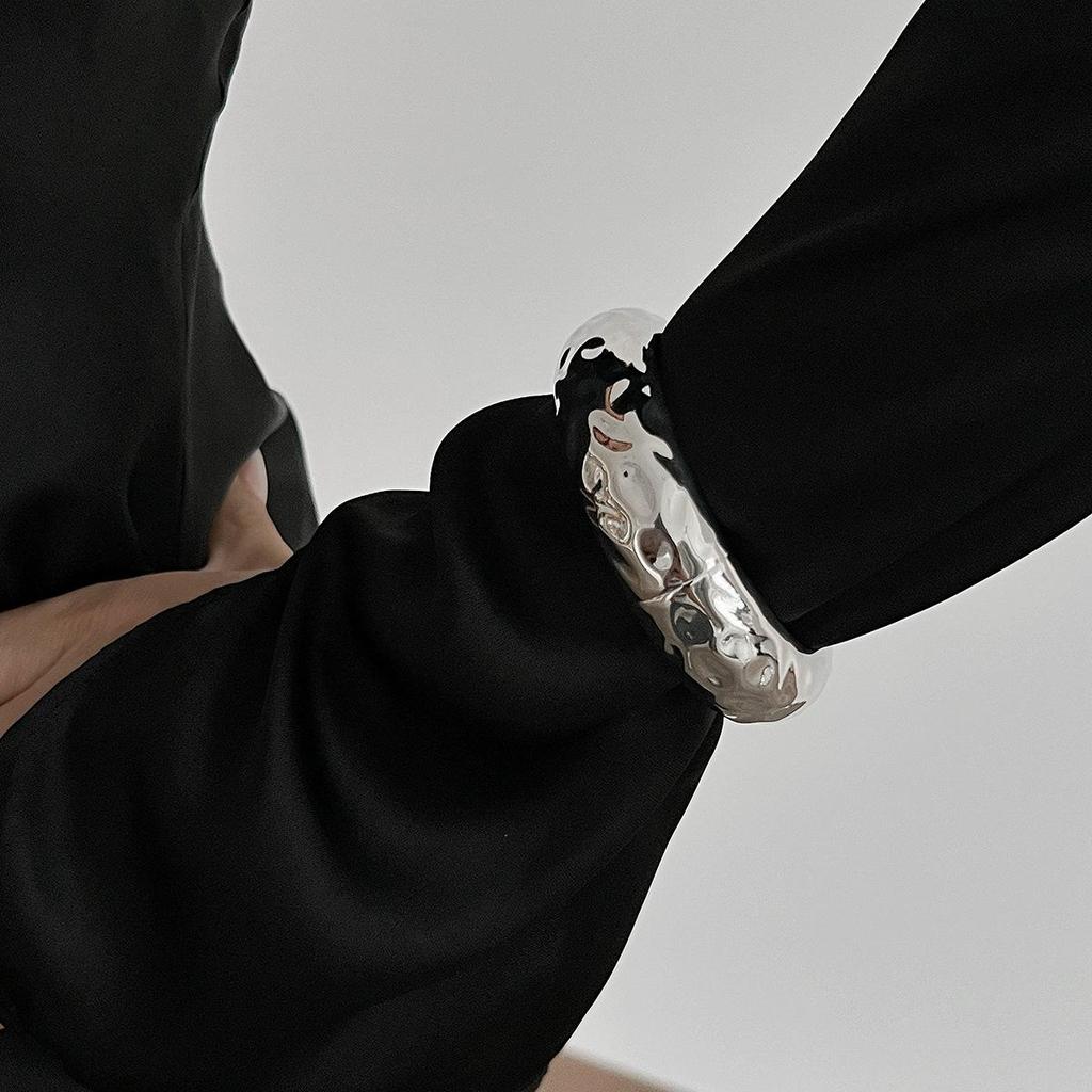 Oregelbundna Grova Tunga Pärlarmband för Kvinnor Lyxig Stil Gotisk Punk Bred Metallisk Armring Geometrisk Pulseras Mujer Mode Smycken Gåvor