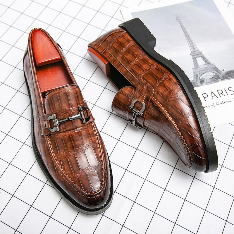 2024 Men Dress Shoes Handmade Brogue Style Men Loafers Leather Wedding Shoes Men Casual Flats Oxfords Formal Shoes Gents Shoes