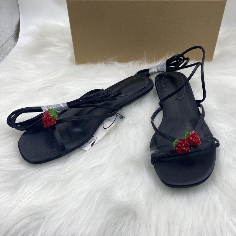 Fashion Fashion Crystal Strawberry Embellish Women Flats Sandals 2025 Summer Narrow Band Lace-up Beach Slides Casual Sandals Shoes
