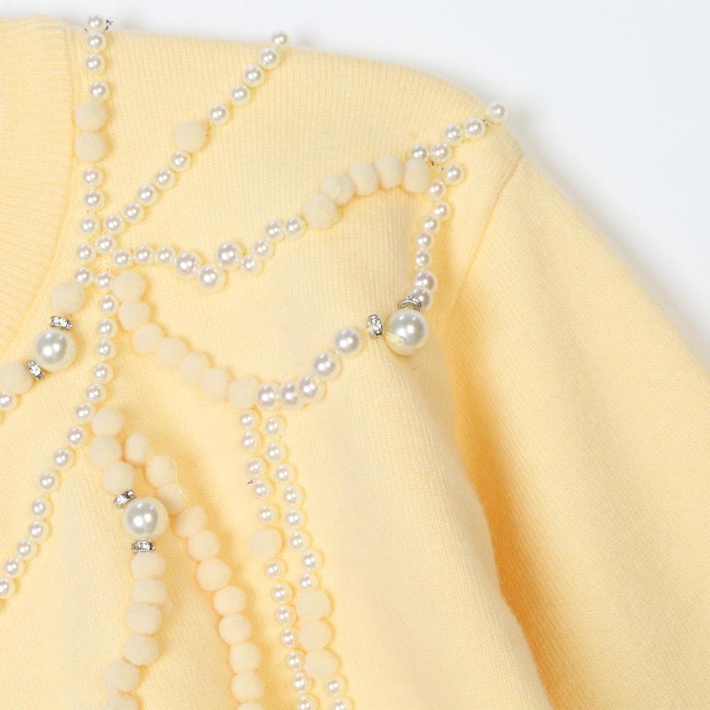 Versatile Slim Fit Knit Cardigan with Pearl Necklace - Spring/Autumn, Round Neck.