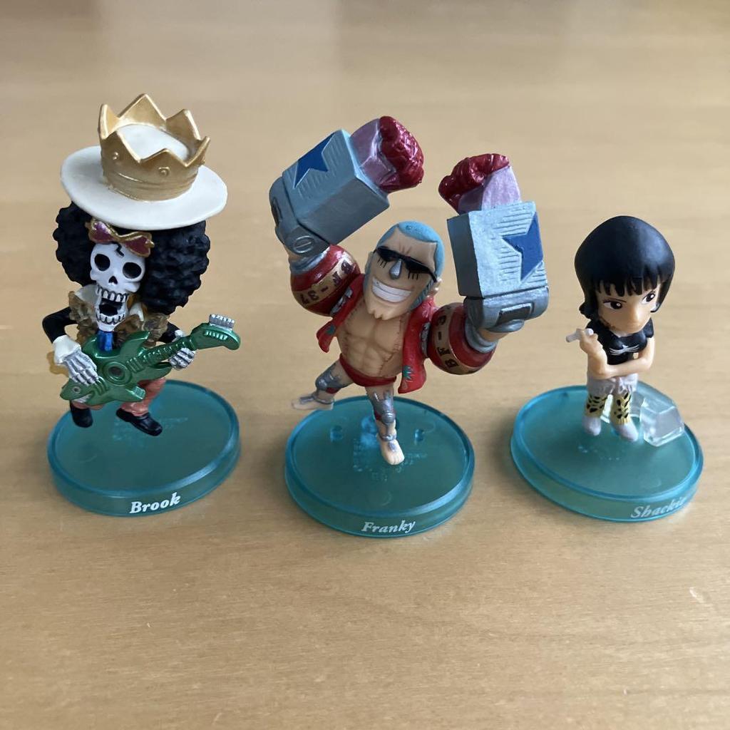 [USED] Bandai One Piece Collection Nine Pirates (11 Types + 1 Secret Type) Candy Toy