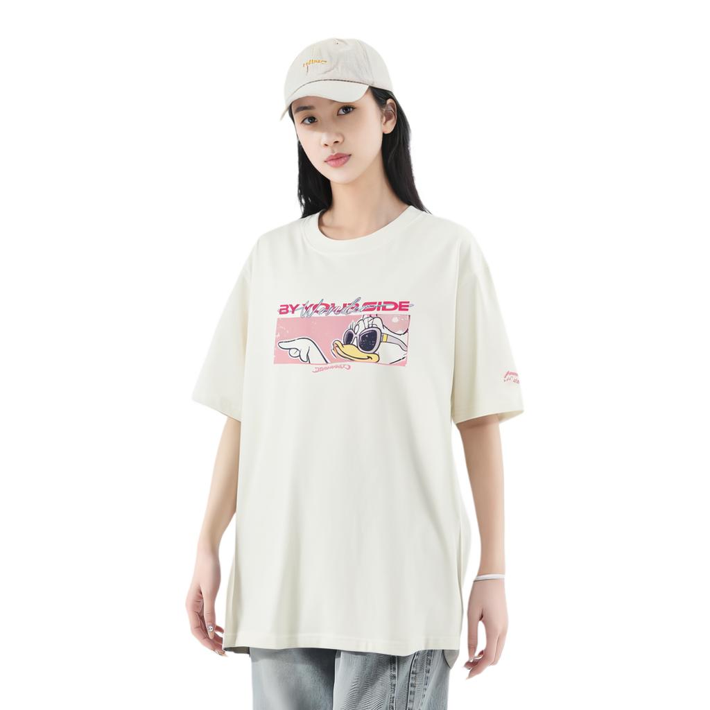 Li Ning X Colaboração Disney Versátil Respirável Solto Macio Confortável Camiseta de Manga Curta Tops Femininos Off-White AHSUA82-5
