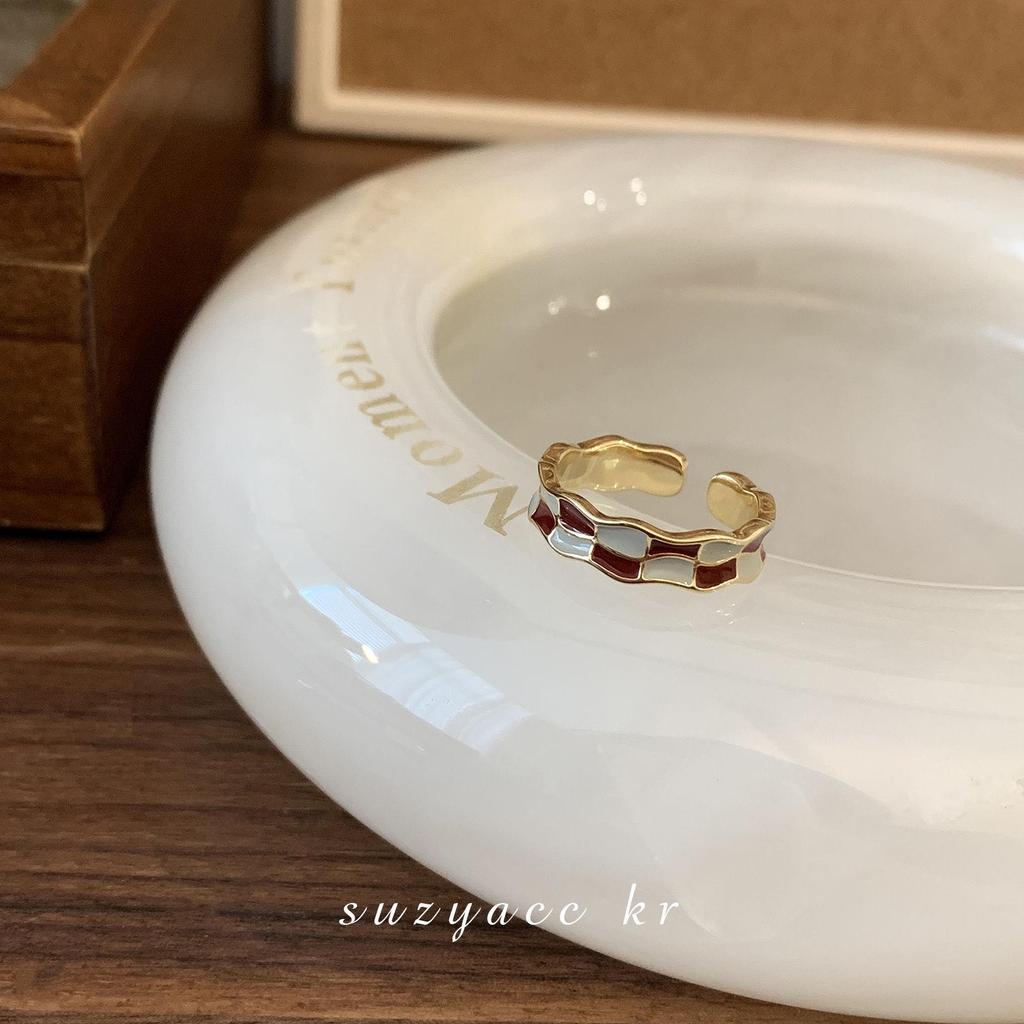 2023 Trendy French Retro Checkerboard Enamel Open Ring for Women